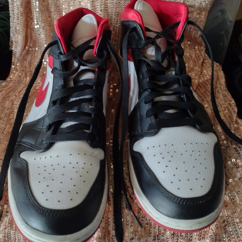 Nike tennis shoes